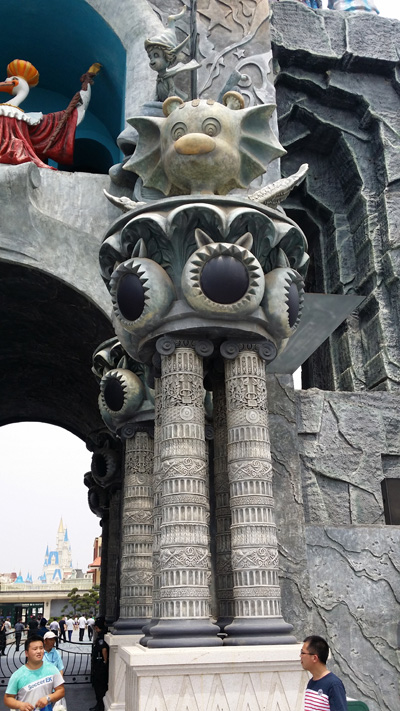  欧乐堡雕塑罗马柱